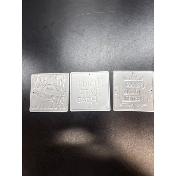 Railroad Tin Sign Nickel Plate Road, Western Pacific, and Grand Trunk Western - Picture 5 of 5